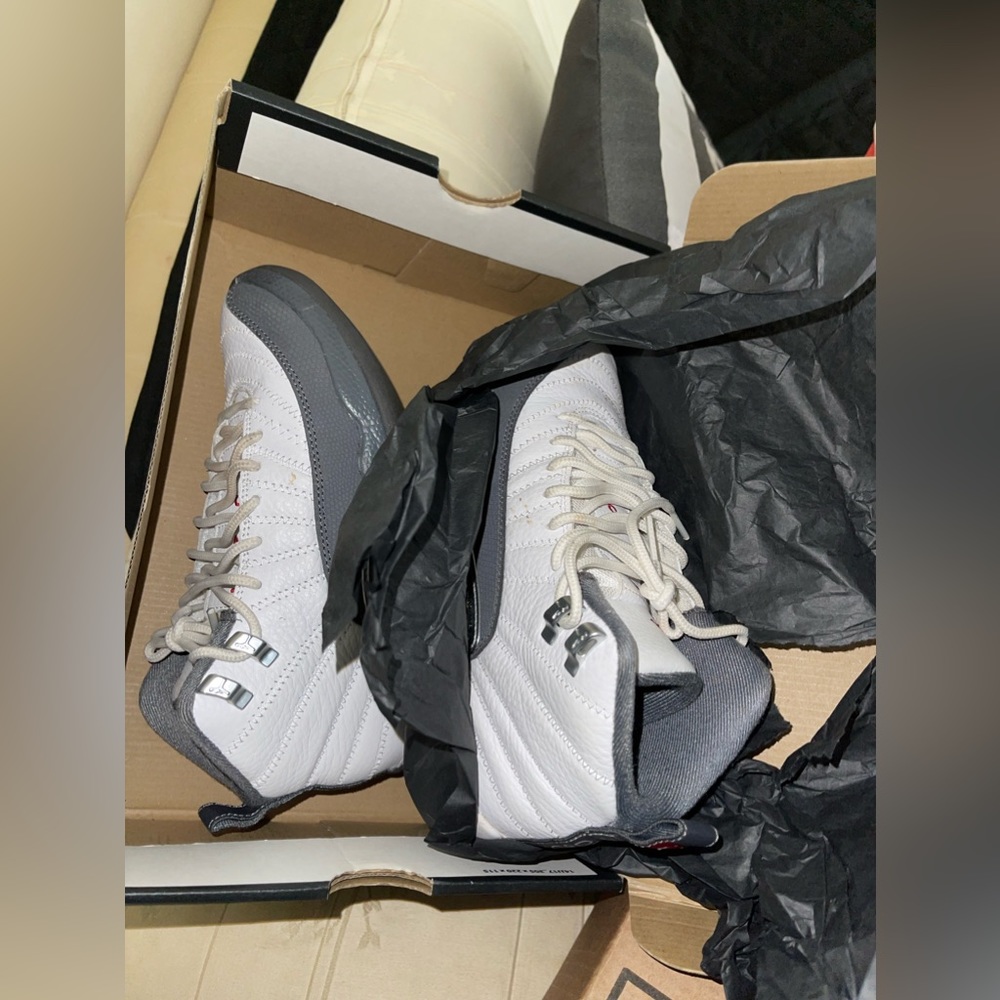 12s grey